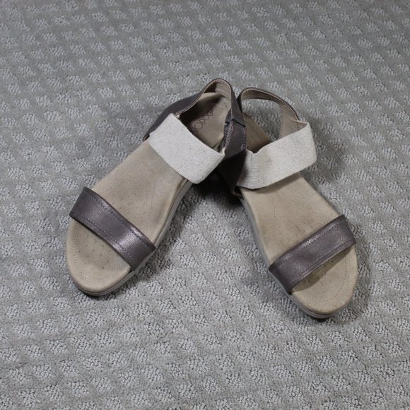 Axxiom Grace Size 9M Bronze Sandals - Picture 1 of 6